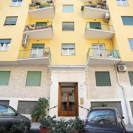Cosy 5 Minutes From St Peter Rome
