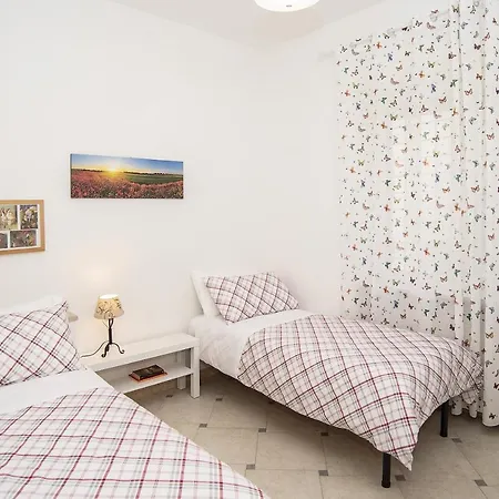Cosy 5 Minutes From St Peter Apartment *