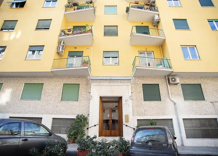 Cosy 5 Minutes From St Peter Rome